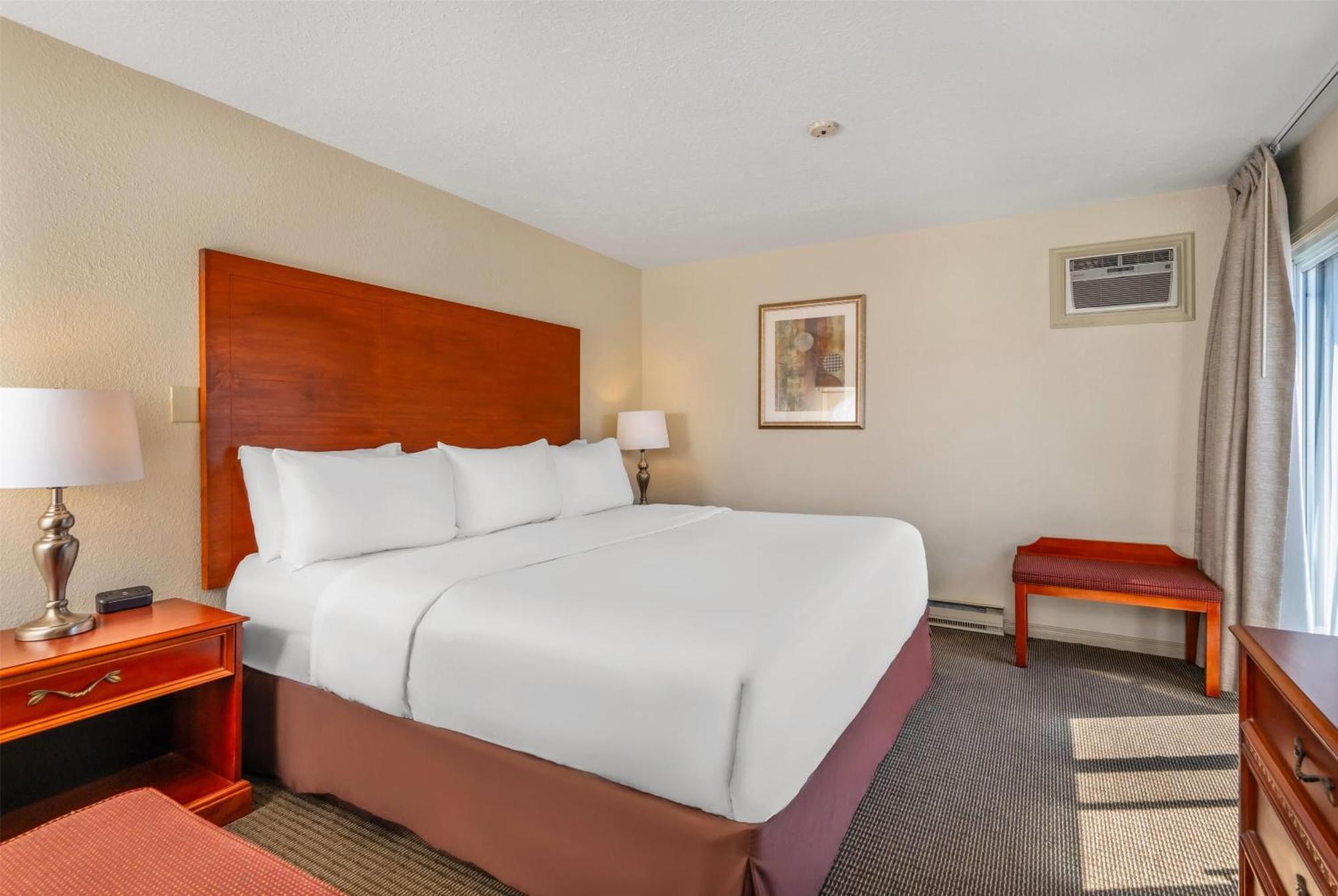 Travelodge By Wyndham Gananoque Exterior photo